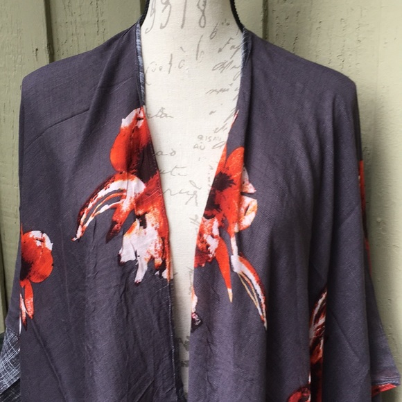 New! Gray Floral Kimono - Picture 3 of 6